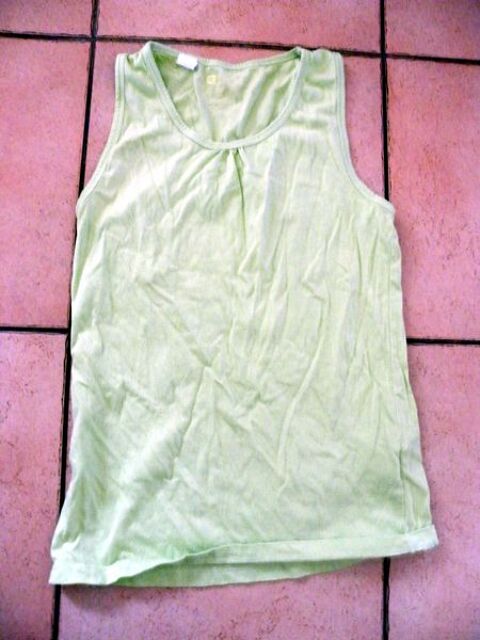 tshirt vert sans manche 14 ans 2 Viriat (01)