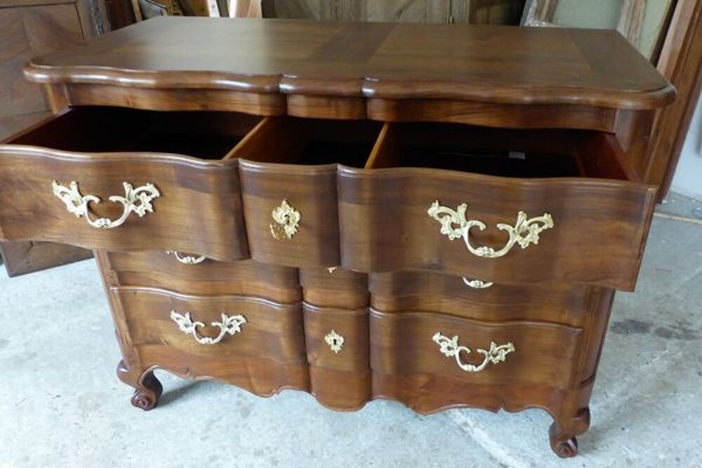 COMMODE Arbal&egrave;te en NOYER MASSIF Meubles