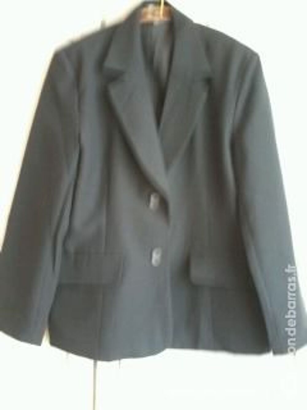 VESTE NOIRE doubl&eacute;e 100% POLYESTER T42/44 Vêtements