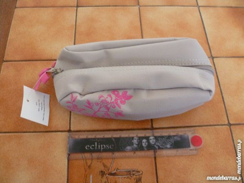 trousse neuf &eacute;cole enfant scolaire mode fille no&euml;l Maroquinerie