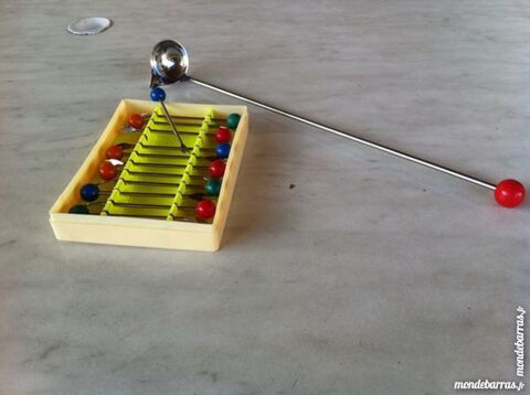 12 pique fruits et louche 3 Saint-Vallier (71)