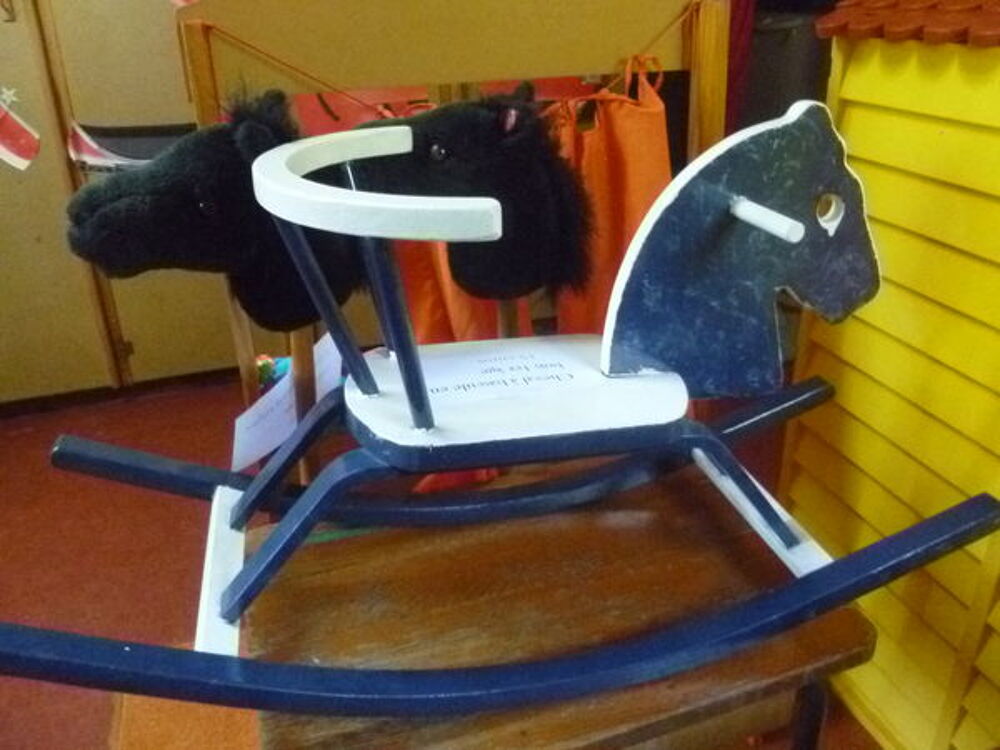 Cheval &agrave; bascule en bois pour enfant Jeux / jouets