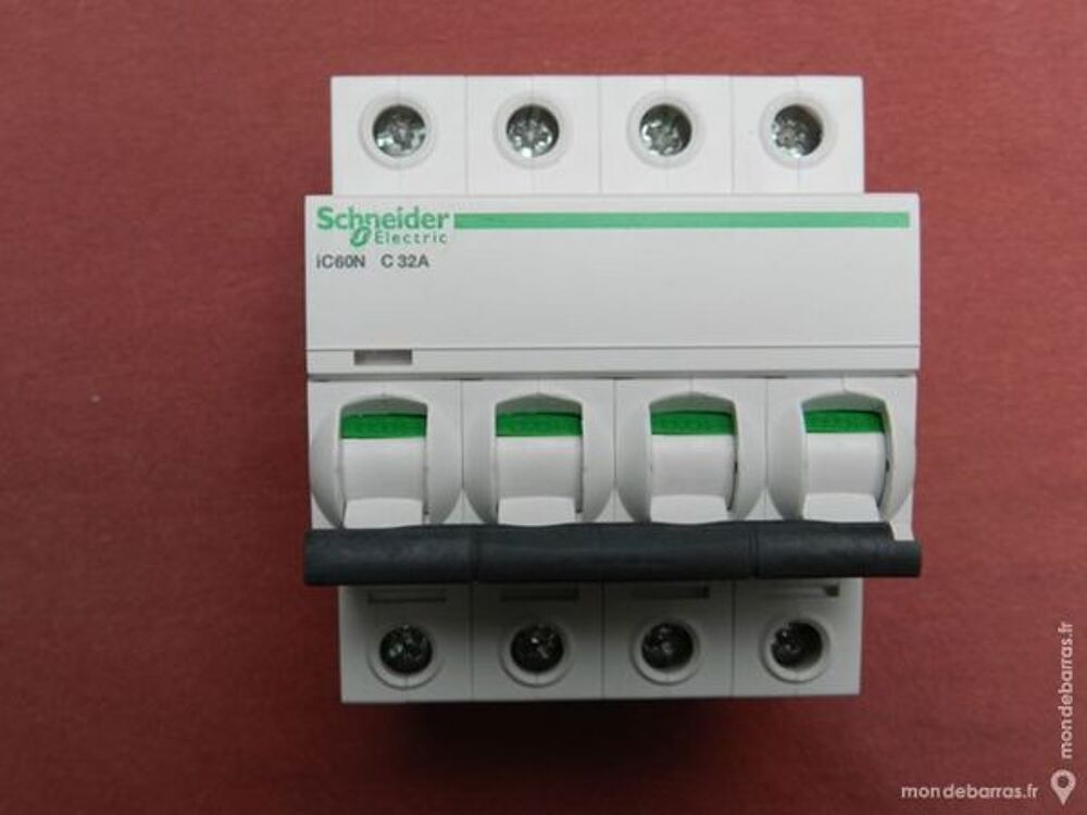 R&eacute;f A9F77432 DISJONCTEUR SCHNEIDER ACTI9 4P 32A C Bricolage