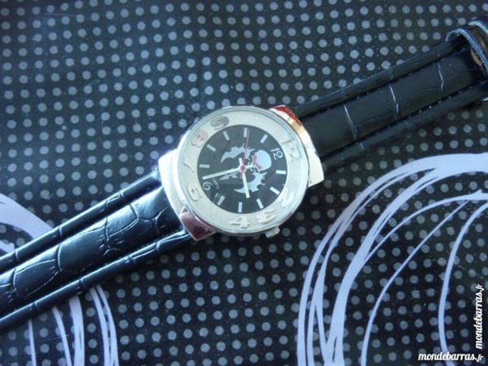 LOOT PUNK ROCK montre UNISEXE DIV0344 Bijoux et montres