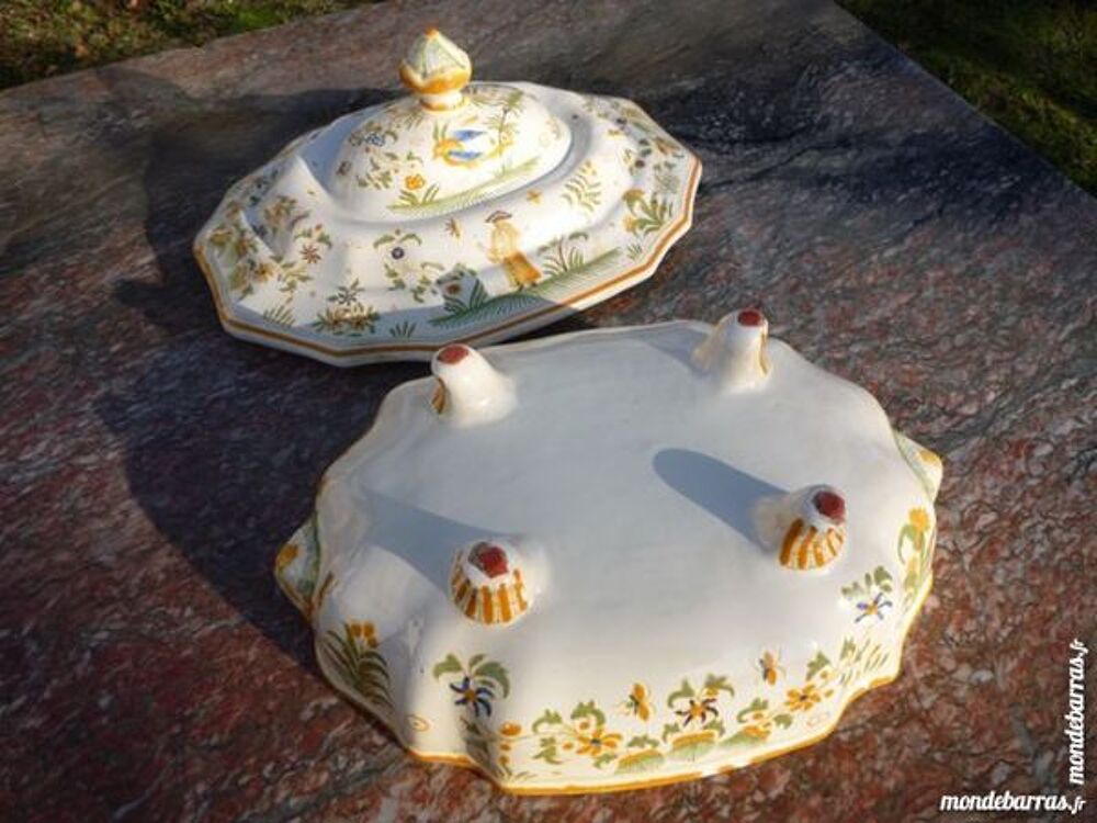 Soupi&egrave;re faience de moustiers Décoration