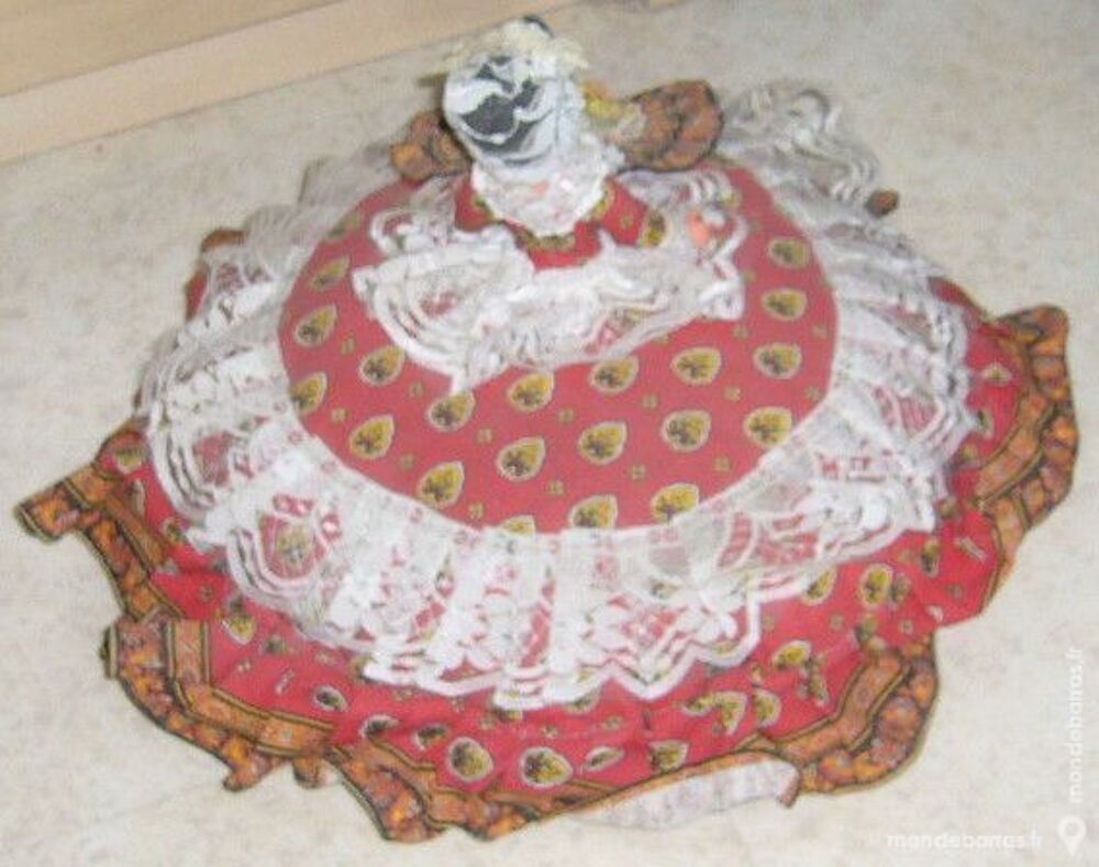 Poup&eacute;e en porcelaine pour d&eacute;coration Jeux / jouets