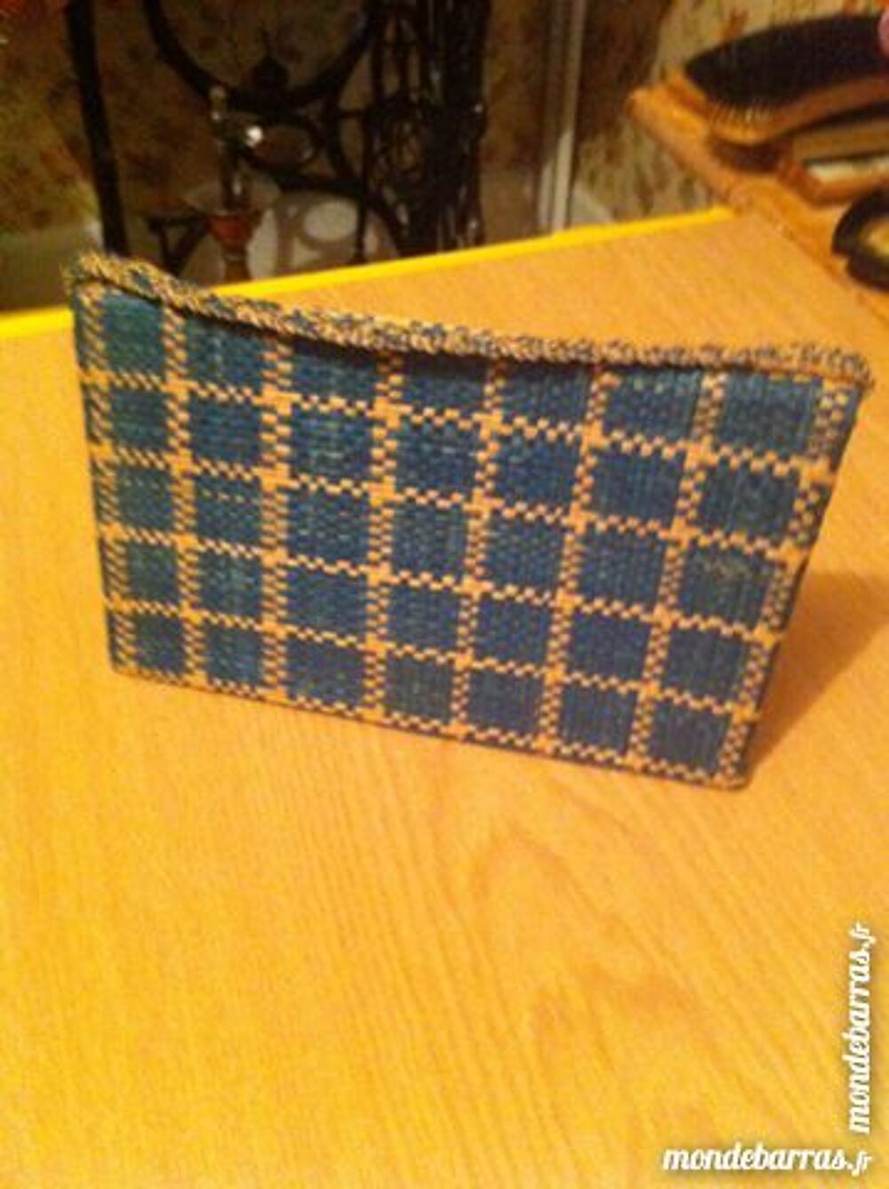 pochette en paille tress&eacute;e Bijoux et montres