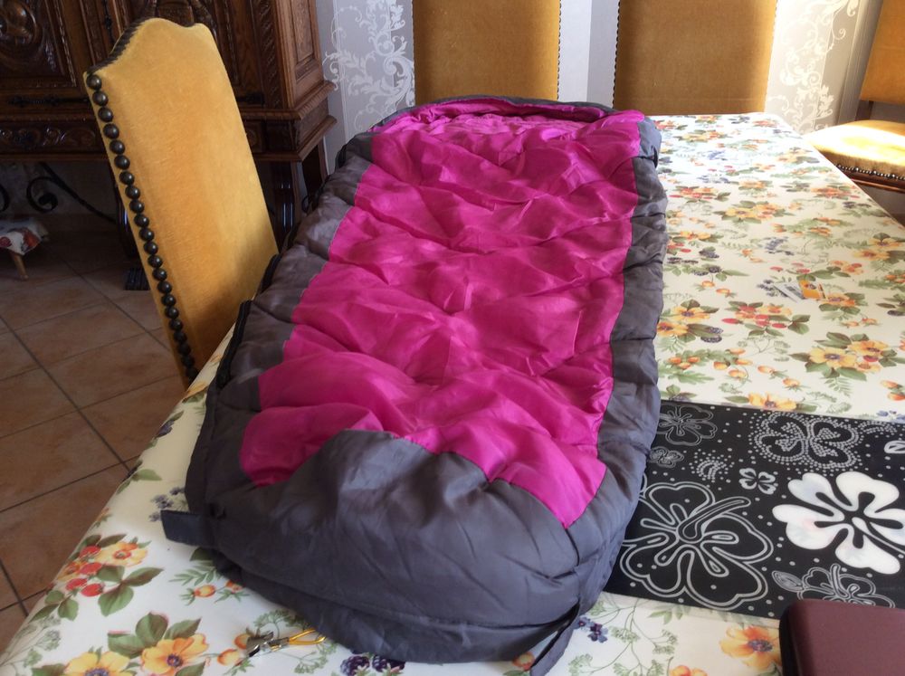 2 JEUX &Eacute;LECTRONIQUES + DUVET PETITE FILLE Jeux / jouets