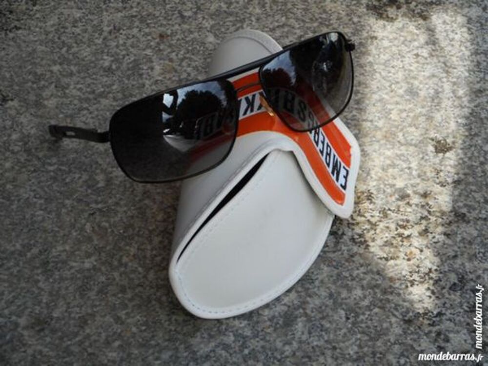 Solaires BIKKEMBERGS Parallele Bijoux et montres