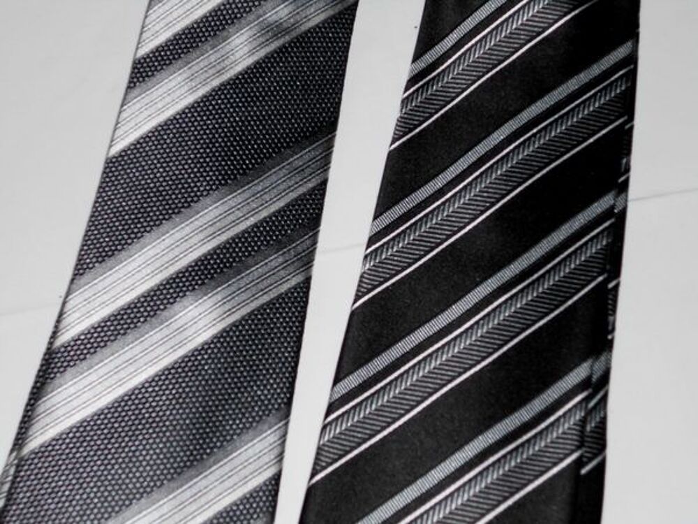 cravate de marque Ted Lapidus 100% soie (l'unit&eacute;) V�tements