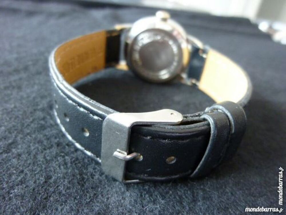 LAUSANNE ST1686 montre m&eacute;canique Suisse 17r. DIV02 Bijoux et montres