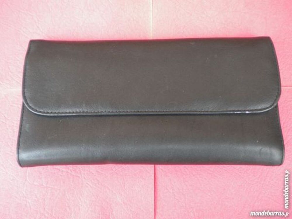 POCHETTE A BIJOUX Bijoux et montres