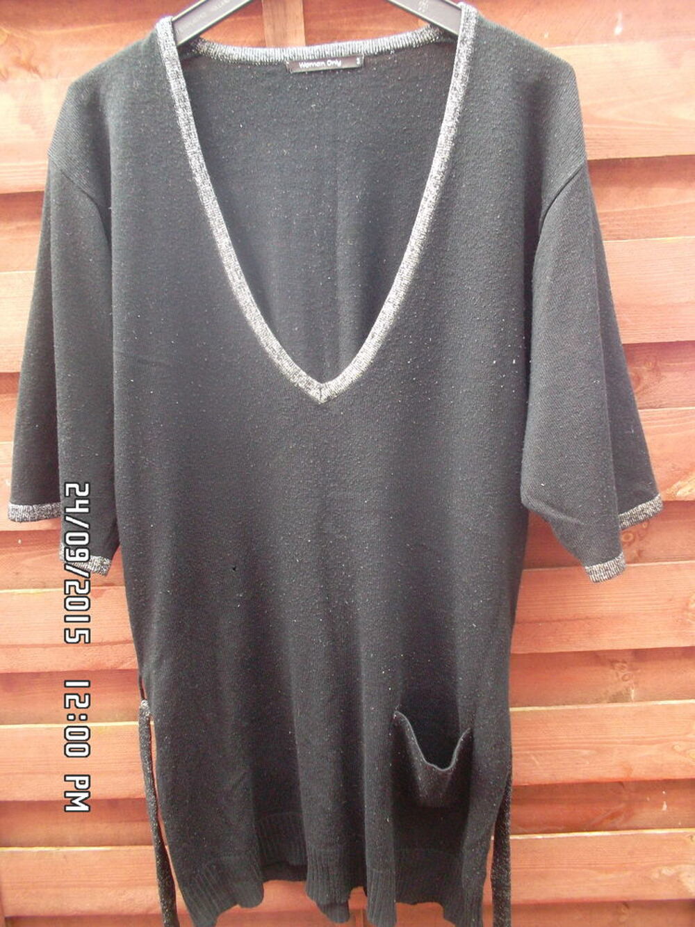 PULL NOIR T.3*JUSTE 2E*KIKI60230 Vêtements