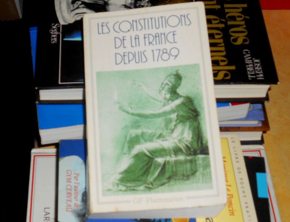 Les constitutions de la France depuis 1789 Livres et BD