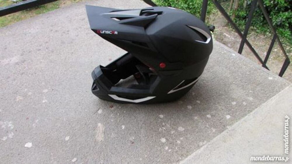 CASQUE DE 6 A 10 ANS.(tout neuf)decatlon+facture. Vélos