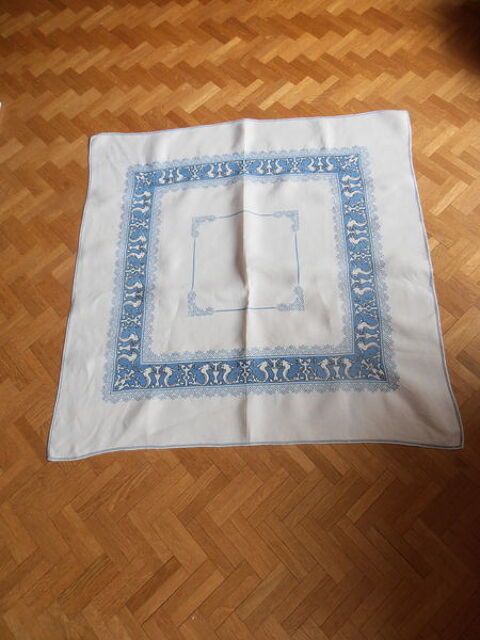 Nappe  th + 6 serviettes (79) 25 Tours (37)