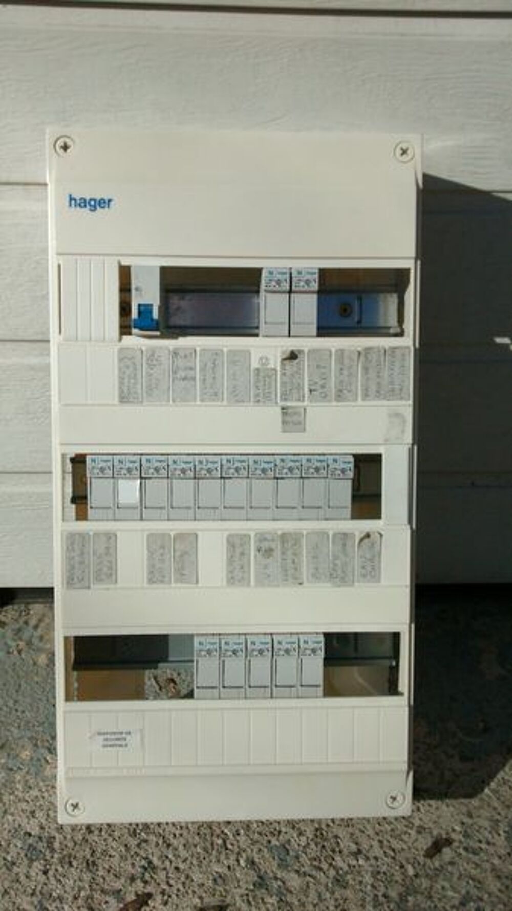 tableau electrique complet HAGER Bricolage