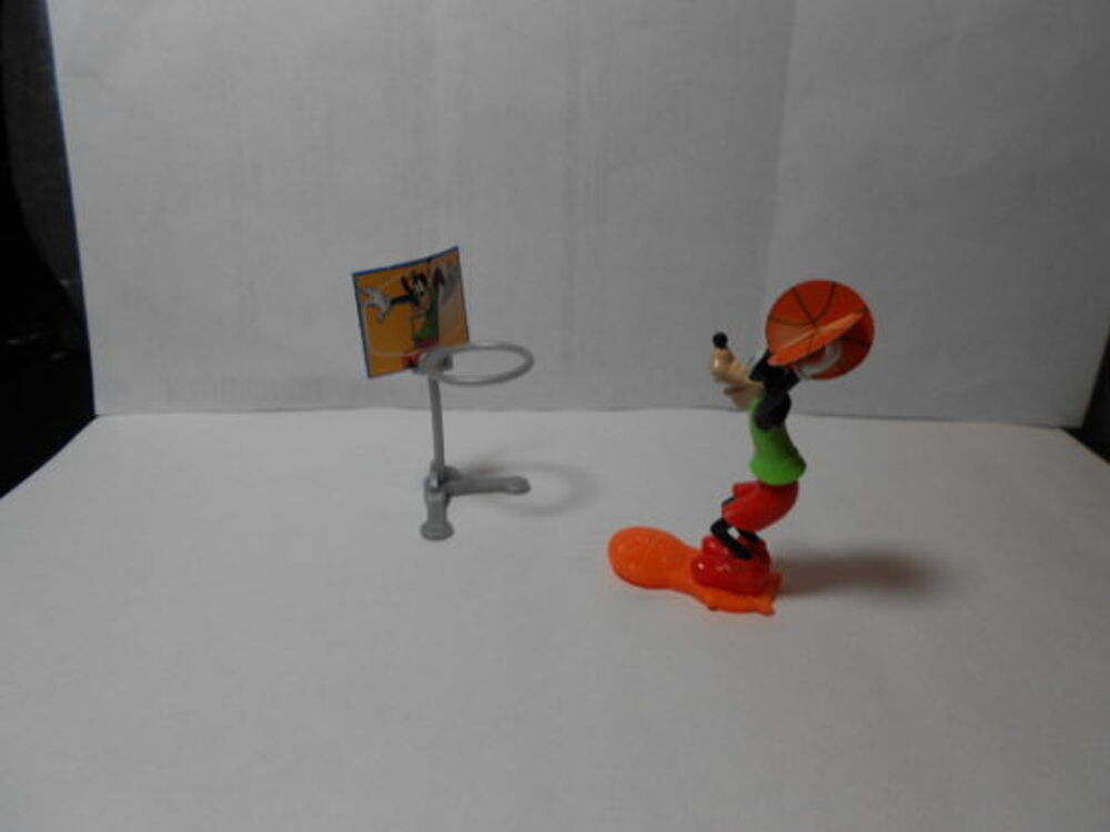 DINGO BASKETTEUR DE KINDER SURPRISE MICKEY MOUSE &amp; FRIENDS Jeux / jouets