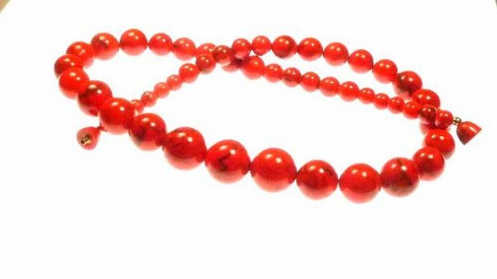 Collier en perles de verre Bijoux et montres