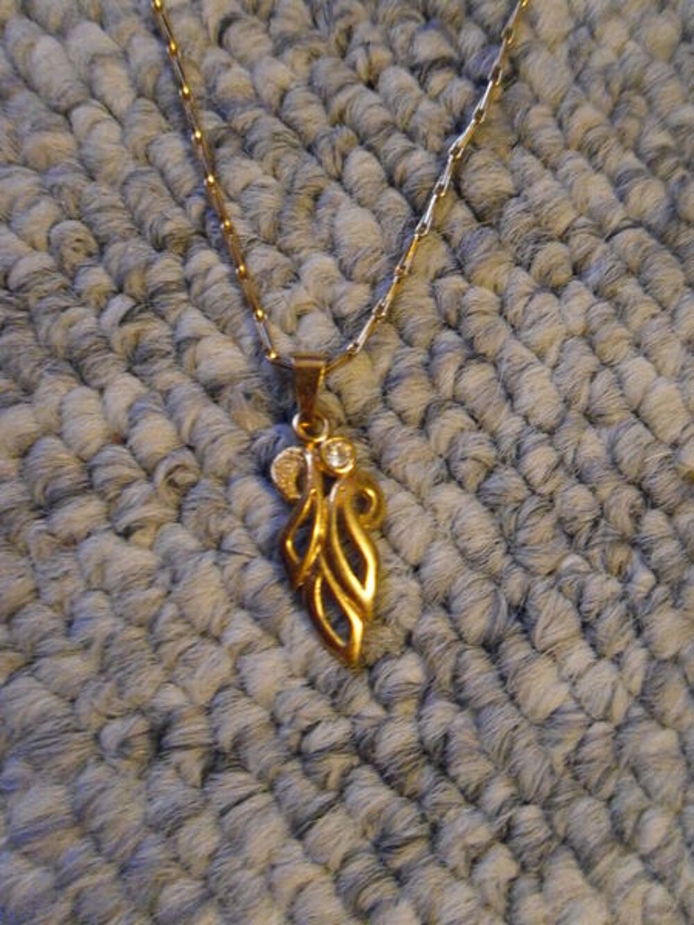 Pendentif Zircon plaqu&eacute; Or + Chaine TBE Bijoux et montres