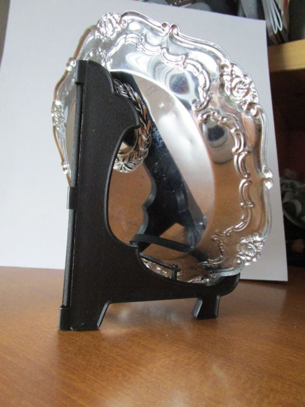 ASSIETTE r&eacute;compense troph&eacute;e - diam&egrave;tre : 15 cm et support 
Sports