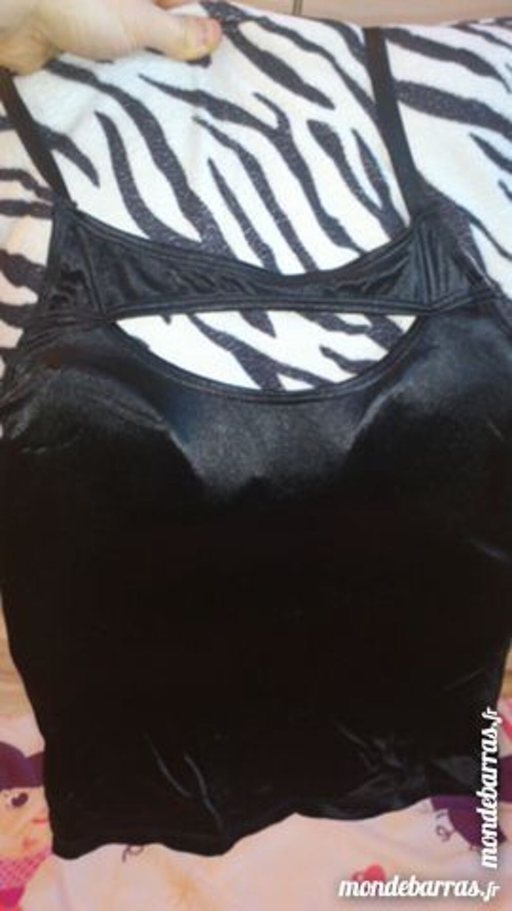 Top effet push up noir satin&eacute; Vêtements