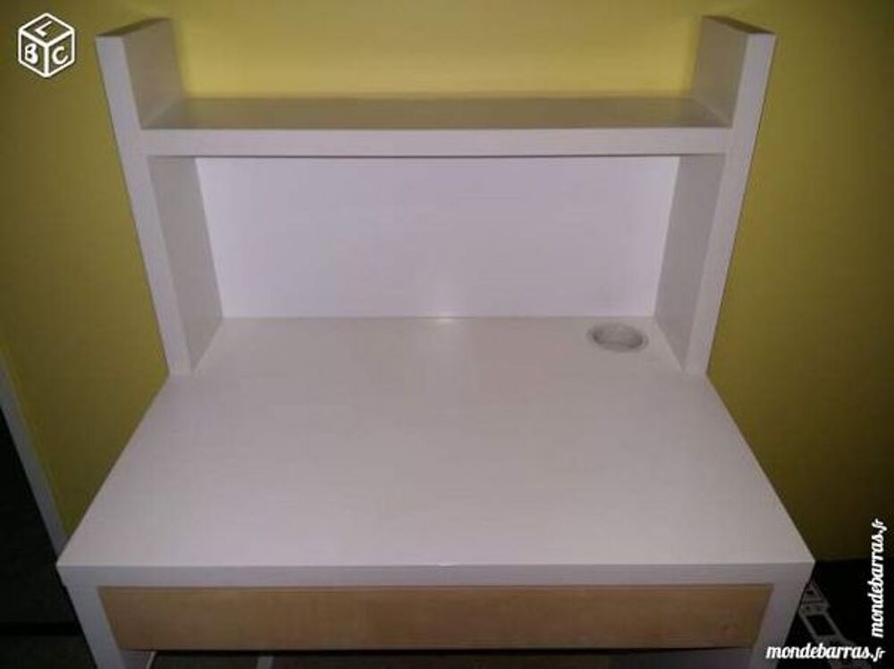 Bureau IKEA Micke tr&egrave;s bon &eacute;tat PETIT PRIX Meubles