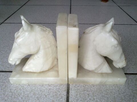 Serre-livres en alb�tre 69 Challans (85)