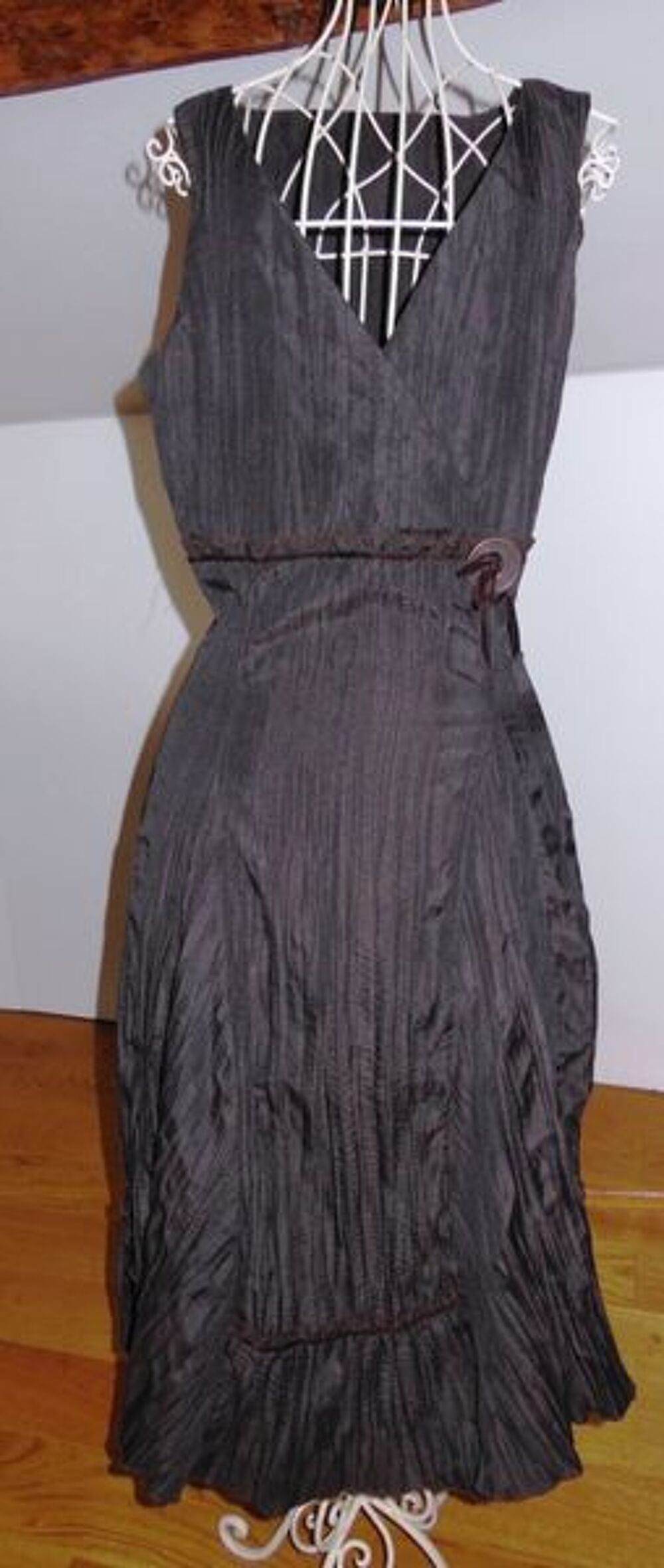 ROBE TAILLE 38 Vêtements