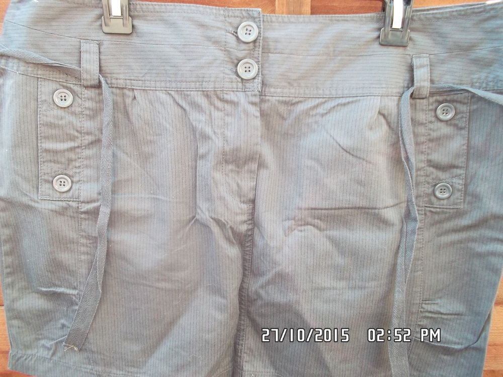 JUPE GRISE ET NOIRE A FINES RAYURES*JUSTE 3E*KIKI60230 Vêtements