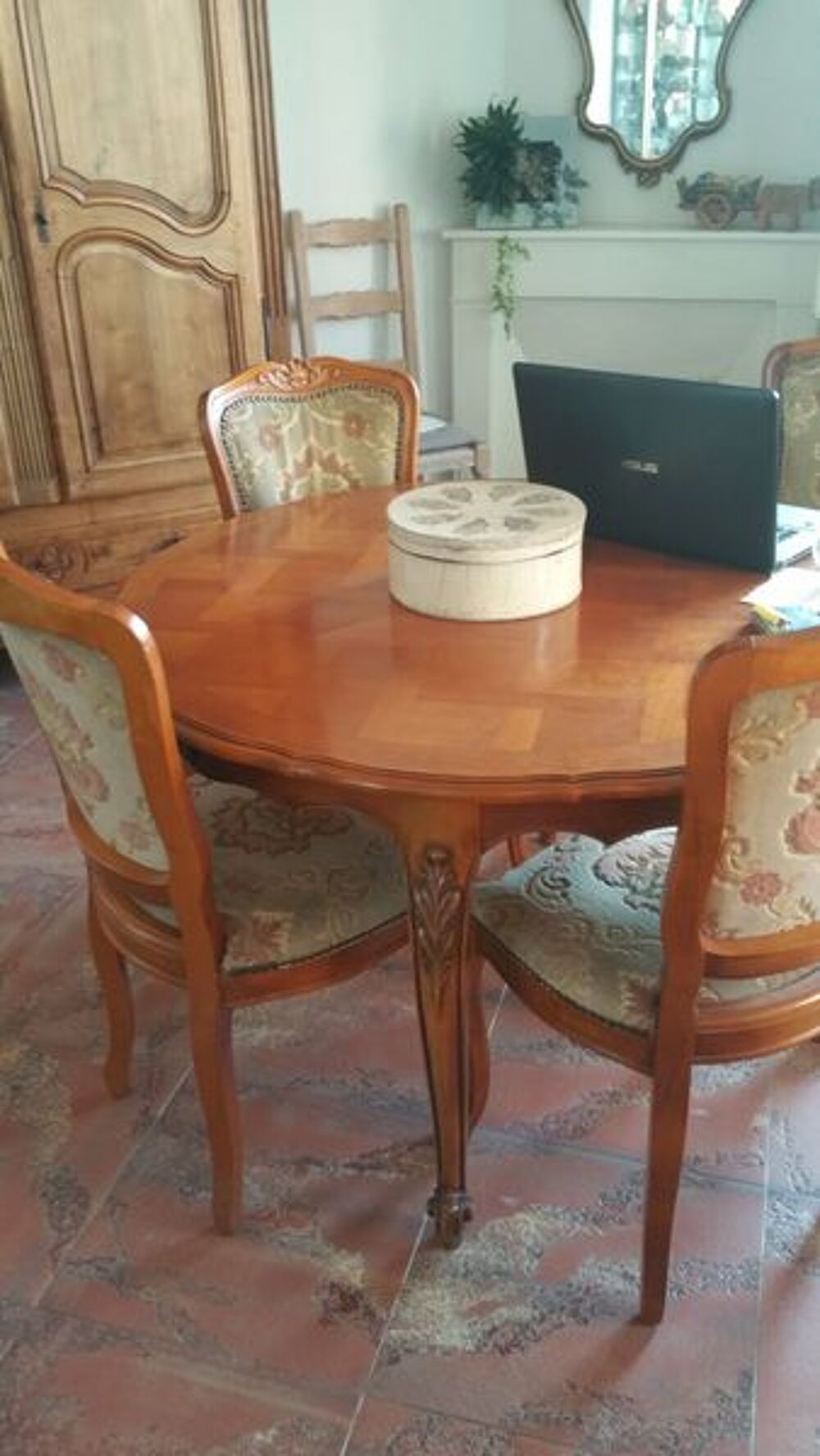 SALLE A MANGE Meubles