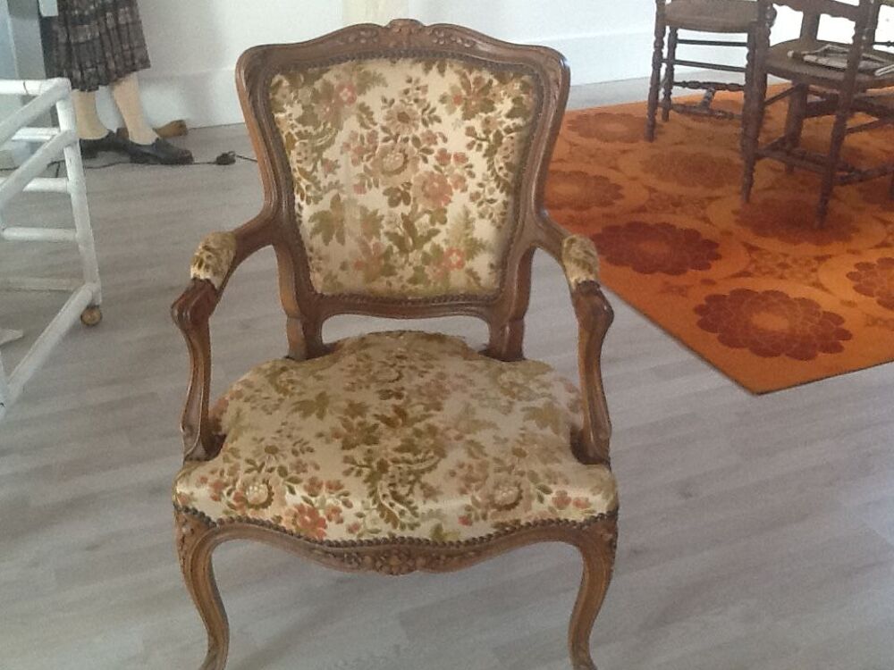 4 fauteuils style louis xv Meubles