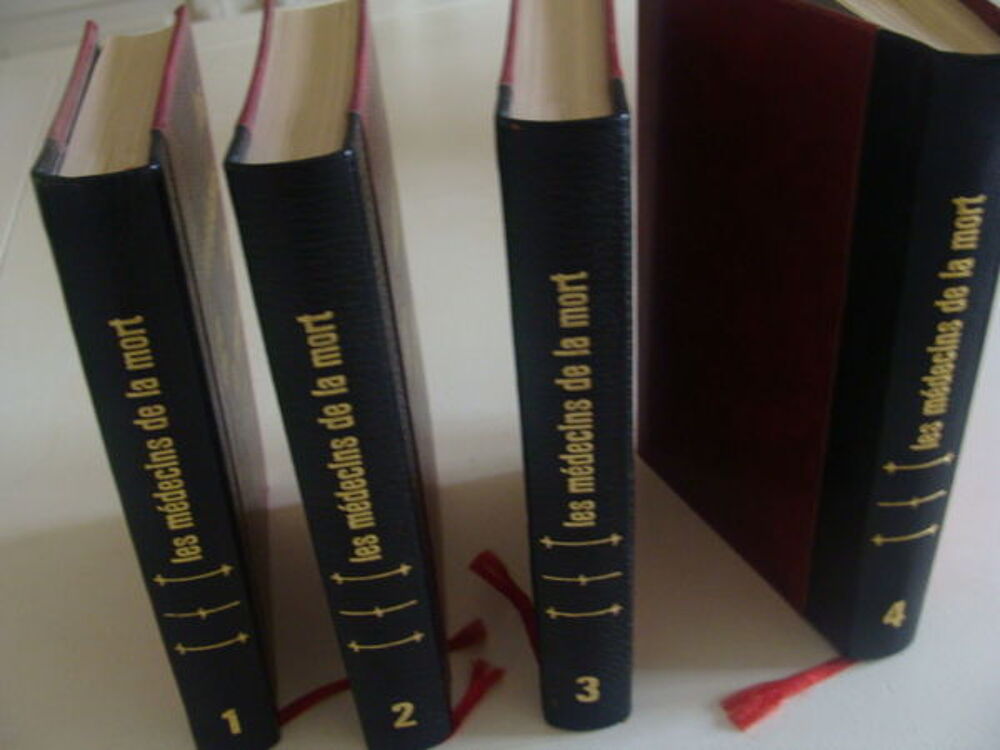4 LIVRES "LES MEDECINS DE LA MORT" Livres et BD