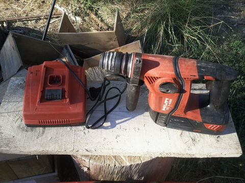 PERFORATEUR HILTI TE 6 A AVR LI-ION. 
BON ETAT. 400 Assas (34)