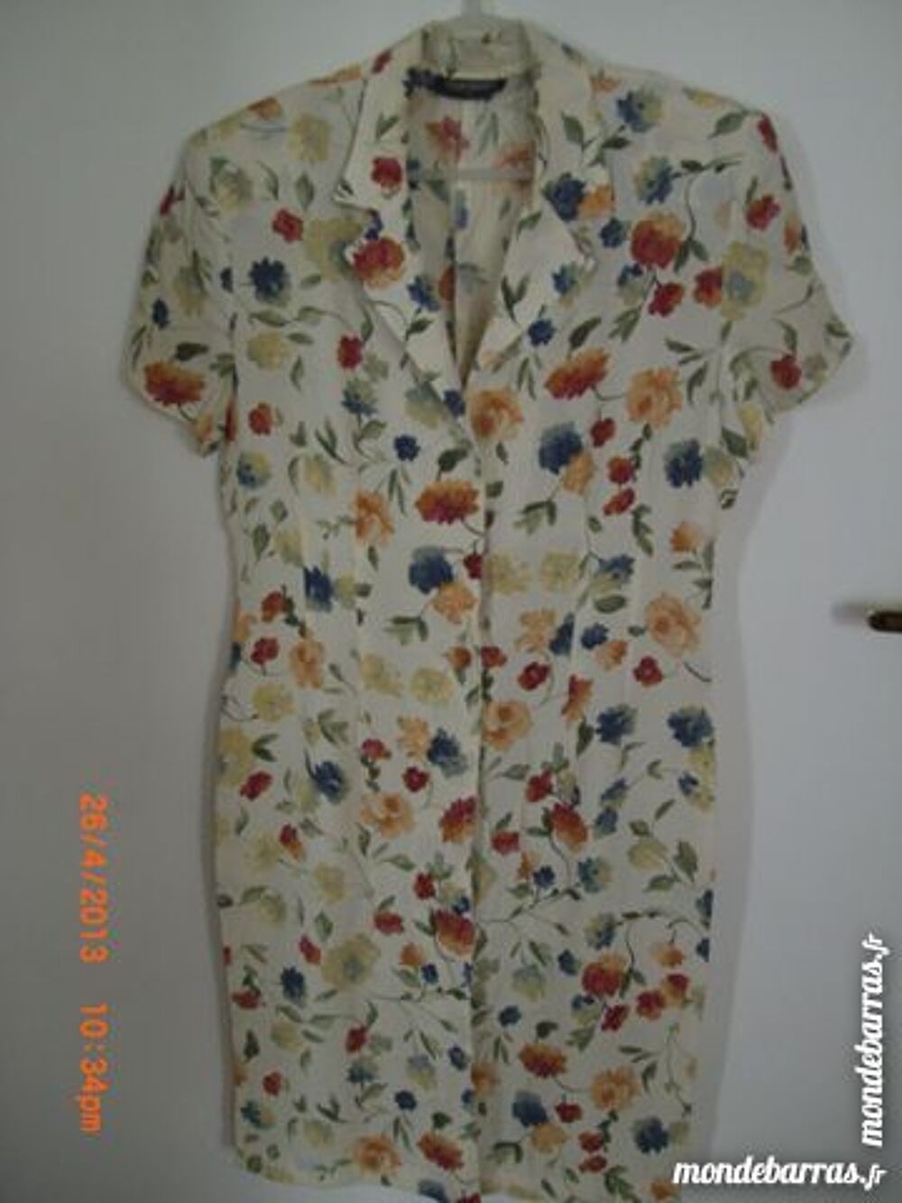 Robe d'&eacute;t&eacute; &agrave; fleurs sur fond beige T38 Vêtements