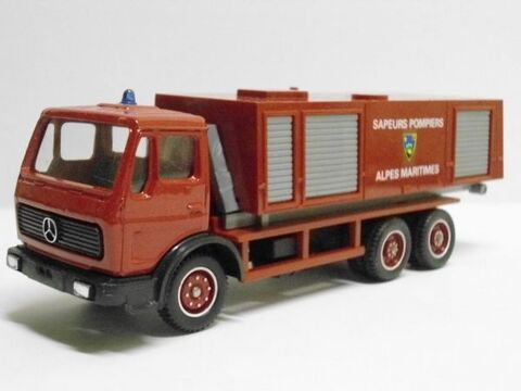 Mercedes 1217K/32 feux spciaux 16 Follainville-Dennemont (78)