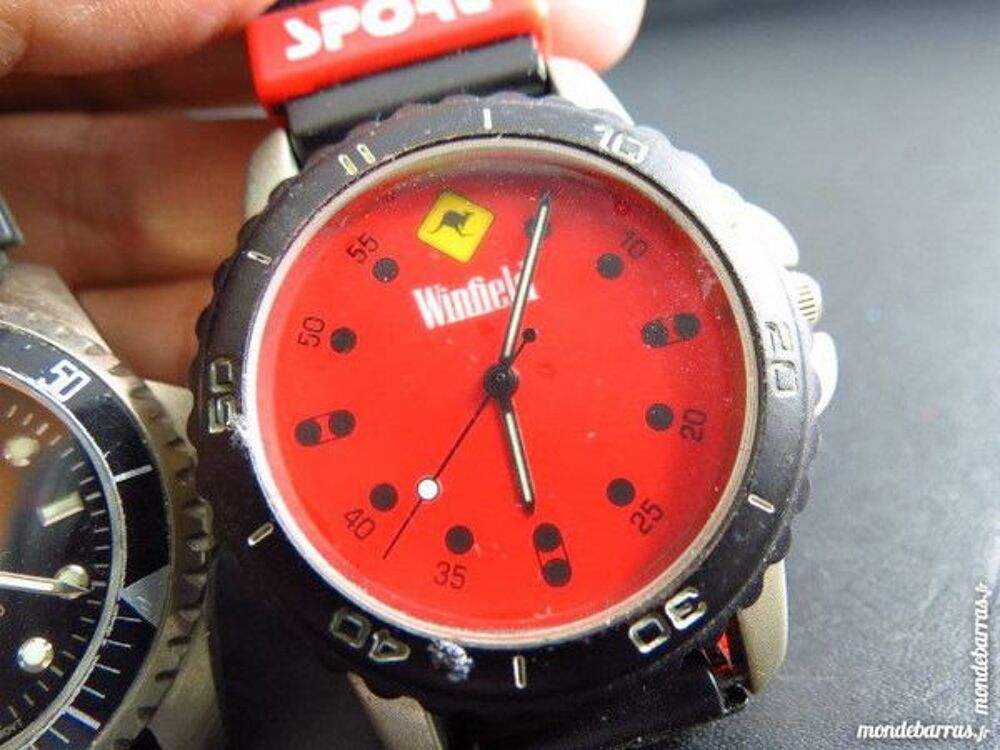 WINFIELD cadran rouge montre DIV0397 Bijoux et montres