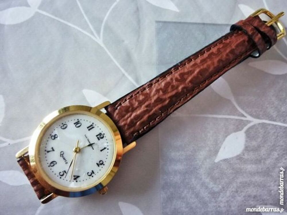 Luc Desroches montre Dame cadran nacr&eacute; LUD0012 Bijoux et montres
