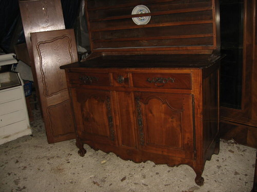 vaisselier louis 15 en parfait etat Meubles
