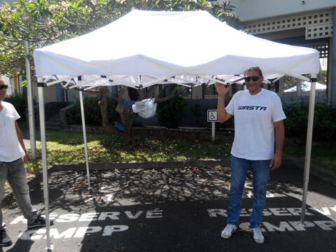 CHAPITEAU ou BARNUM BLANC NEUF pour STAND MARCHE 190 Saint-Pierre (97)