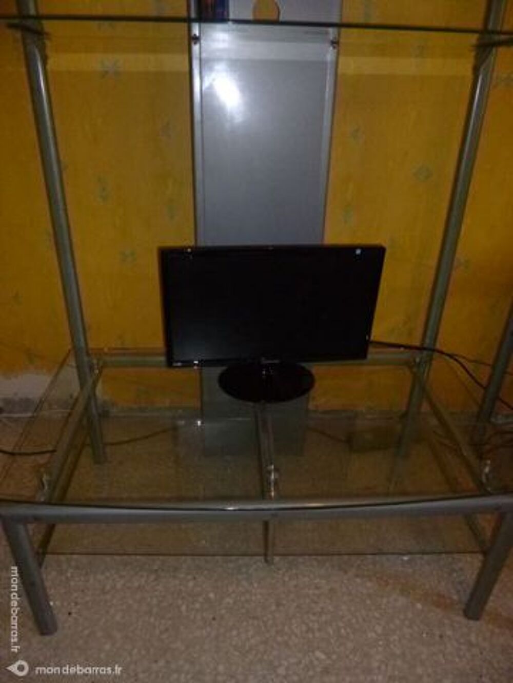 meuble t&eacute;l&eacute; en kit
Cuisine