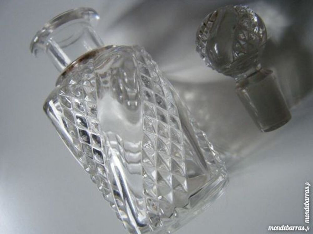 flacon en cristal num&eacute;rot&eacute; 