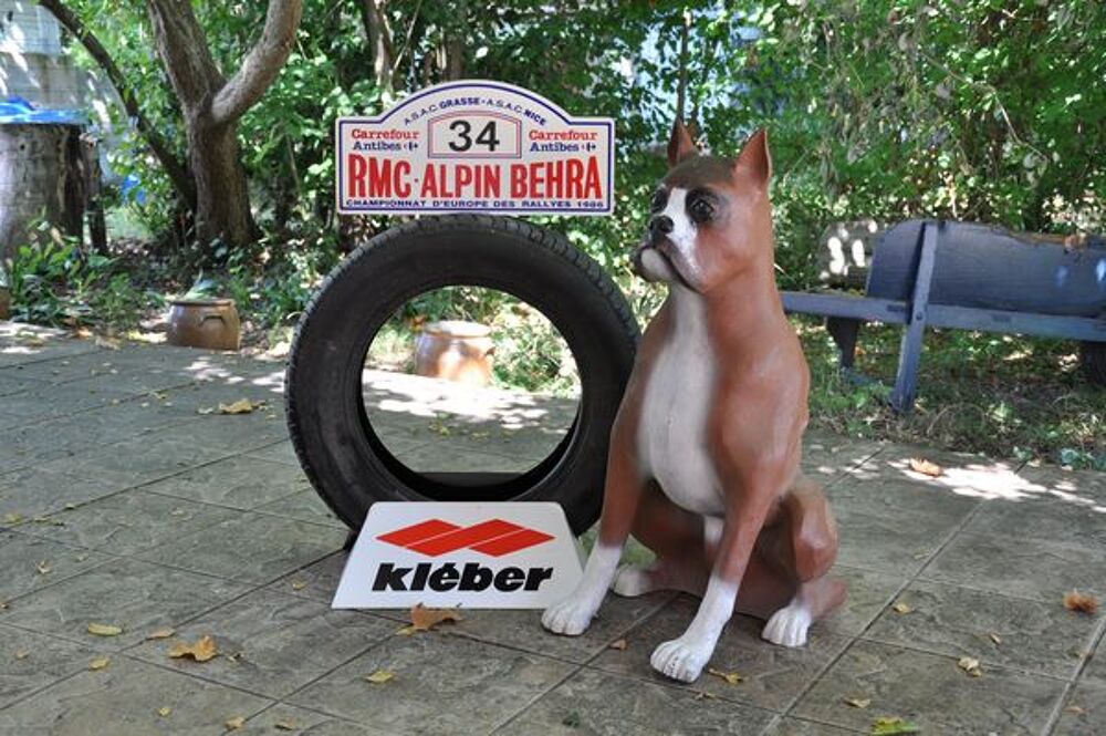 Mascotte Boxer des pneus Kl&eacute;ber Décoration