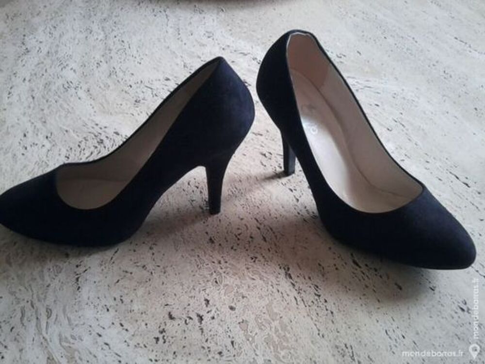 Escarpins daim noir Chaussures