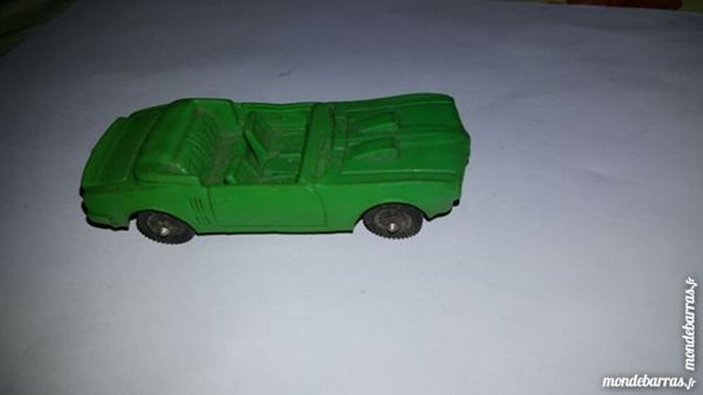 en plastic corvette Jeux / jouets