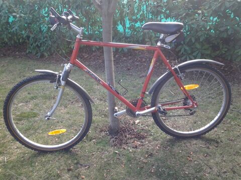 VTT  DCATHLON 100 Sisteron (04)