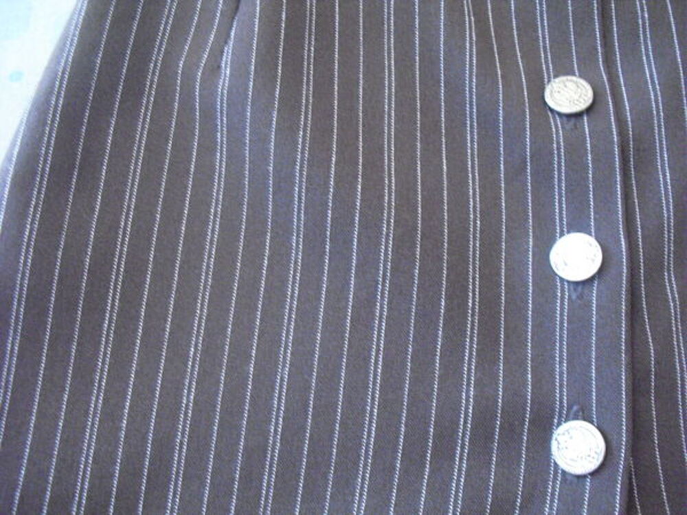 short court (effet jupe sur le devant) marron a rayures T34 Vêtements