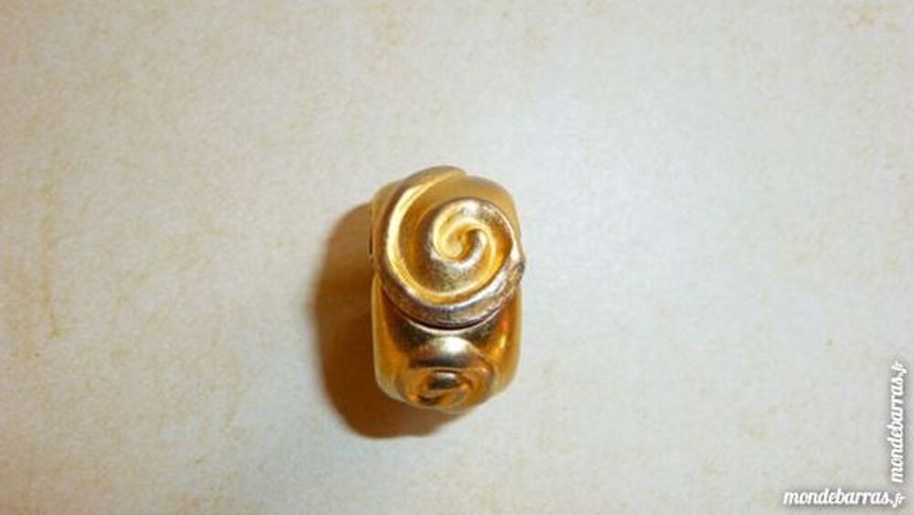 BAGUE ORIGINALE Bijoux et montres