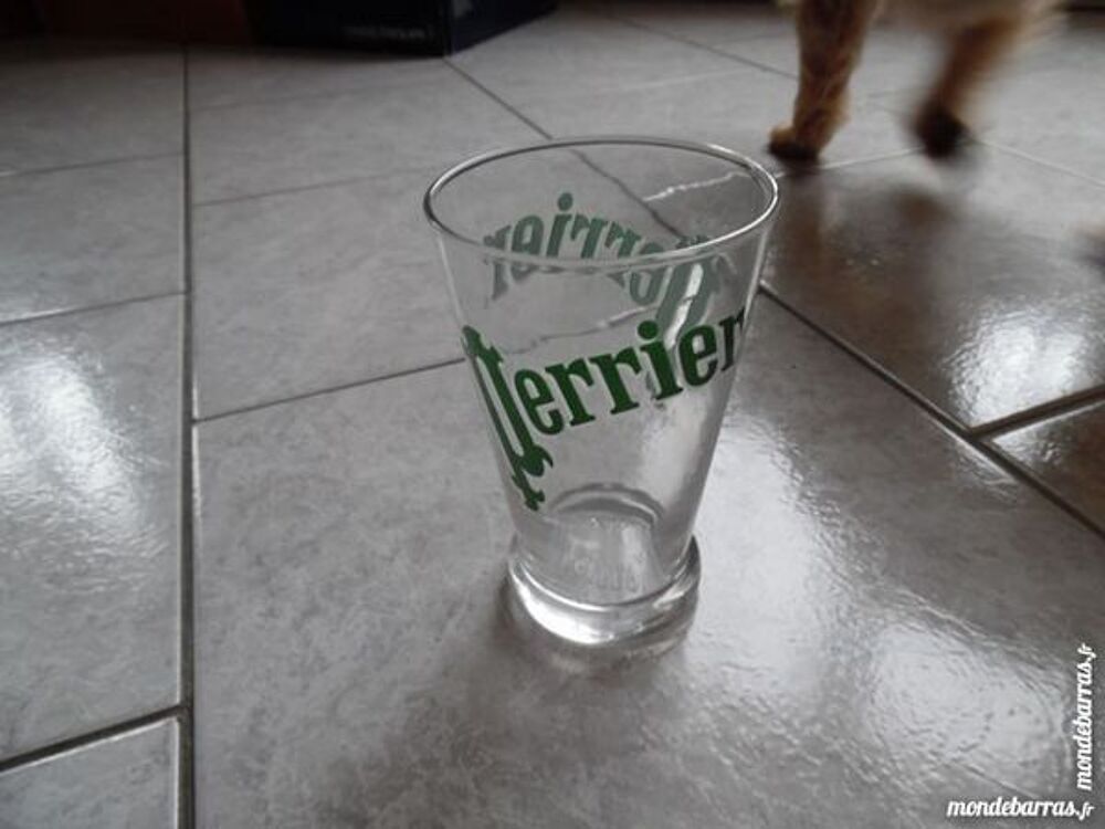 lot de 6 verres PERRIER, COMME NEUFS Cuisine