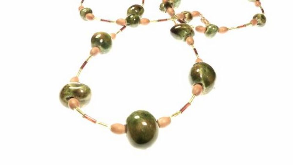 Collier en perles de verre Bijoux et montres